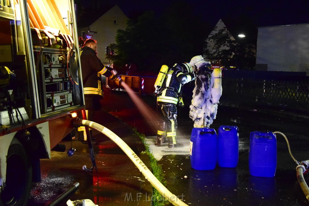 Grossfeuer Einfamilienhaus Siegburg Muehlengrabenstr P0514.JPG - Miklos Laubert